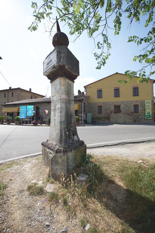 Апарт отель Oasi Del Grillo Кастельнуово-Берарденга Экстерьер фото